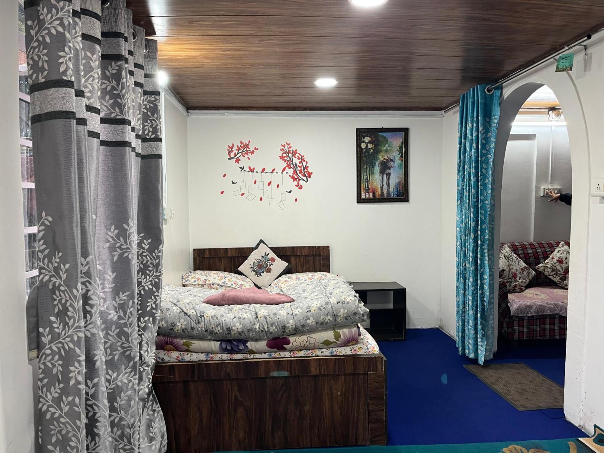 Pradhan Homestay Mirik - Homestay Beside Mirik Lake Exterior foto